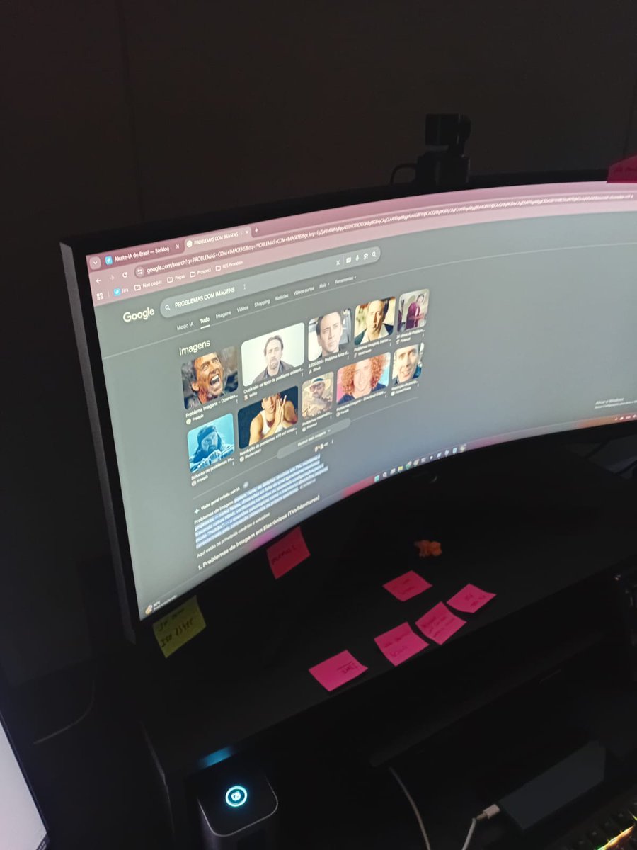 rafaaokii's tweet photo. aonde eu trabalho a gente que zoa o pc do chefe https://t.co/OHWJv1zYKE