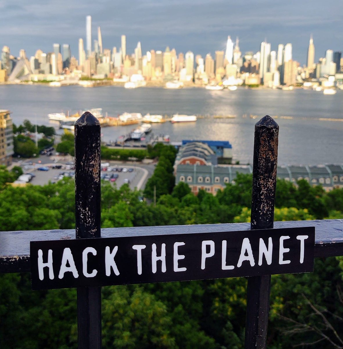 Hack The Planet 💾 tweet media