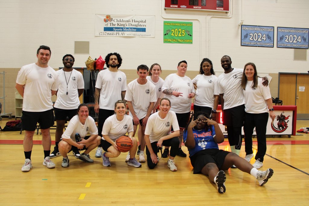 Landstownms's tweet image. The biggest battle inside The Castle has come to an end! Congrats to the Learners for taking the victory tonight. 👑🏰
Thank you everyone for the energy!
#LancerPride  #Legends #Learners✨🏀