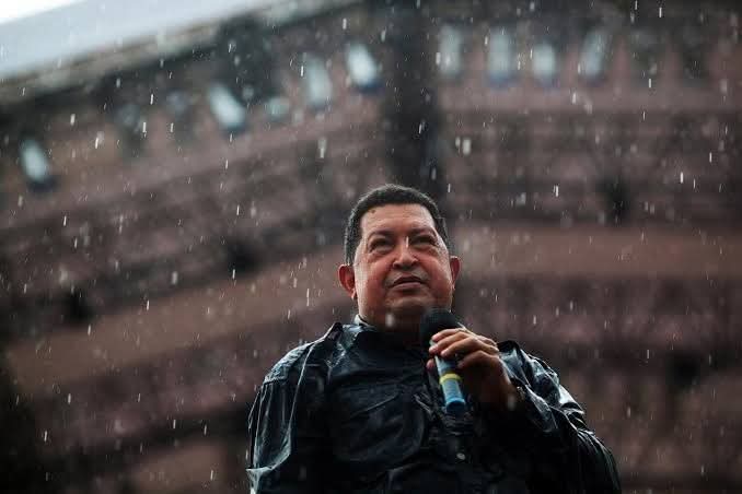 AlbertoAj2002's tweet photo. Jamás los venezolanos olvidaremos al hombre que nos devolvió la dignidad, Chávez hombre único e irrepetible en Venezuela.

#HugoChavez #comandante #venezuela #dignidad #Chavismo https://t.co/xxpE2PNOSX