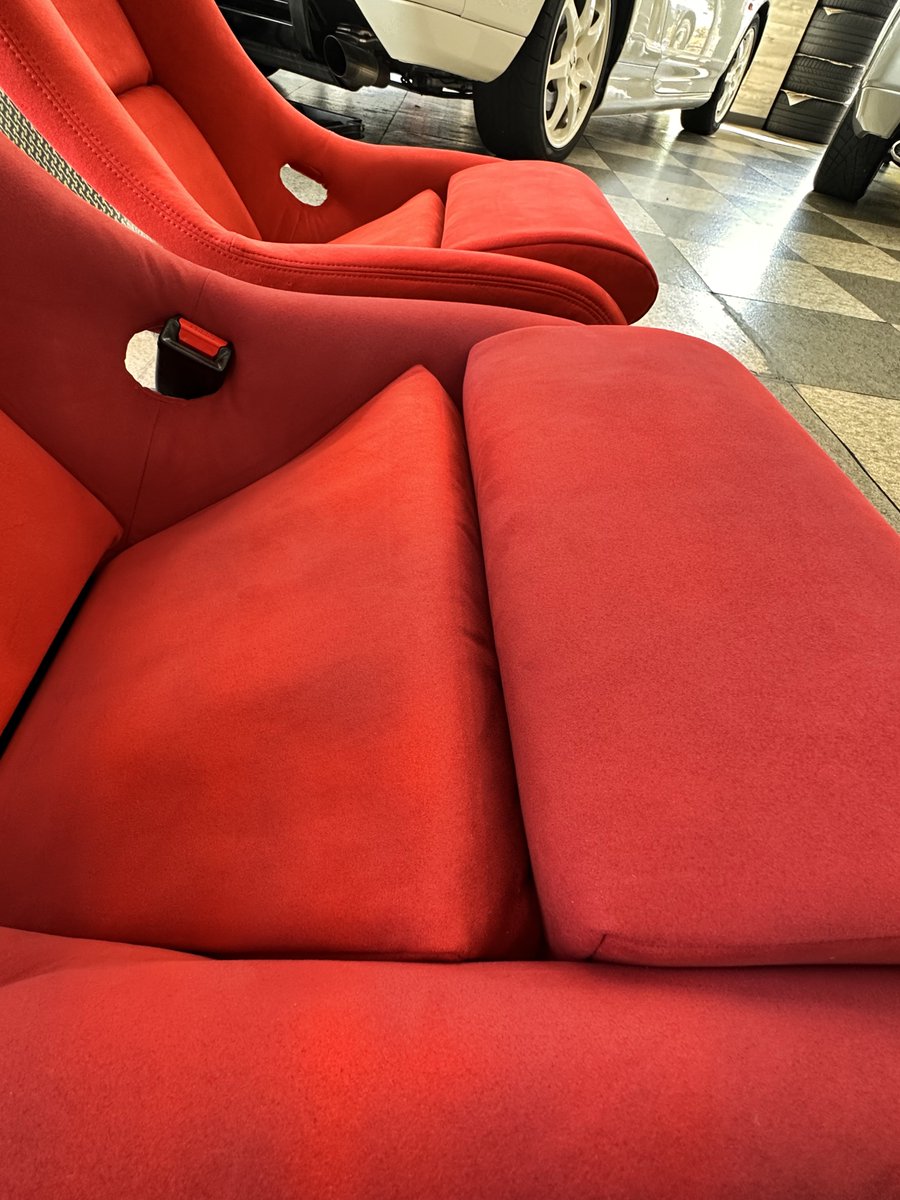 YokooAuto_alpha's tweet photo. 92R純正RECARO

純正と同じ生地を用いて張り替えて貰いました

勿論クッション部もリペアしているので、まるで新品の様になりました✨ https://t.co/soOddBX6xc