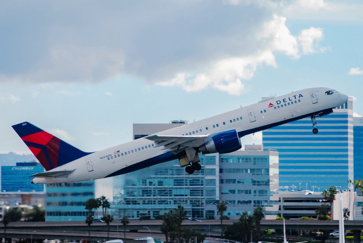 aviation7940's tweet photo. Delta Airlines
N664DN (Boeing 757-200)
Los Angeles Int’l Airport (KLAX)
Jan. 5th, 2026 https://t.co/4GaSEojXN0