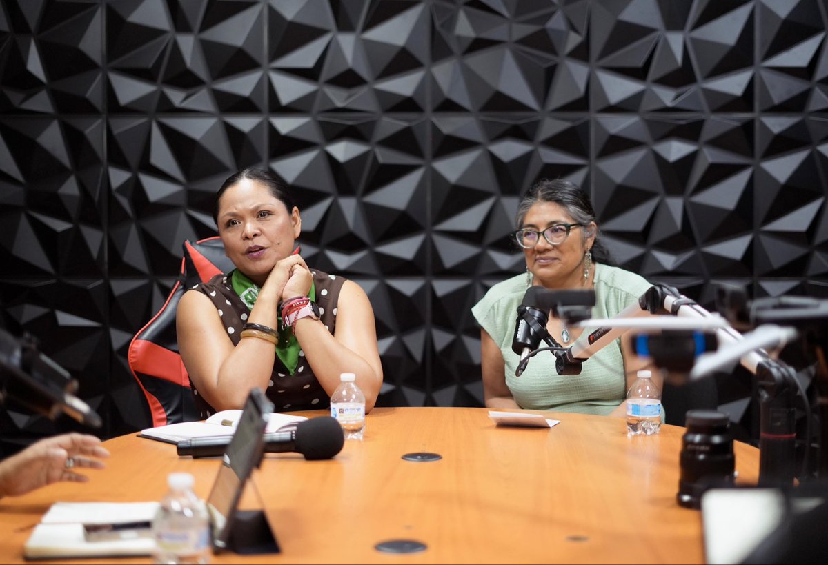 lizarroyo4t's tweet photo. Así se vivió #MicroAbierto: Tu voz sin restricciones 💜En este programa especial con motivo del #8M, agradezco a la Mtra. Nelly, la Psic. Massabi Mtz, Tania Santiago y a la Dip. Jimena Yamil por compartir sus reflexiones sobre esta fecha tan significativa para la lucha feminista. https://t.co/3ffMaug4PN