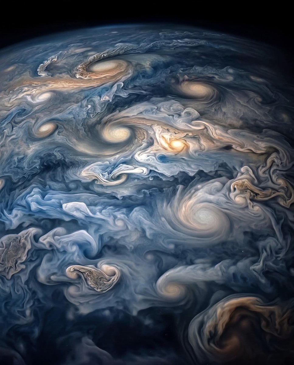 Physics & Astronomy Zone tweet media