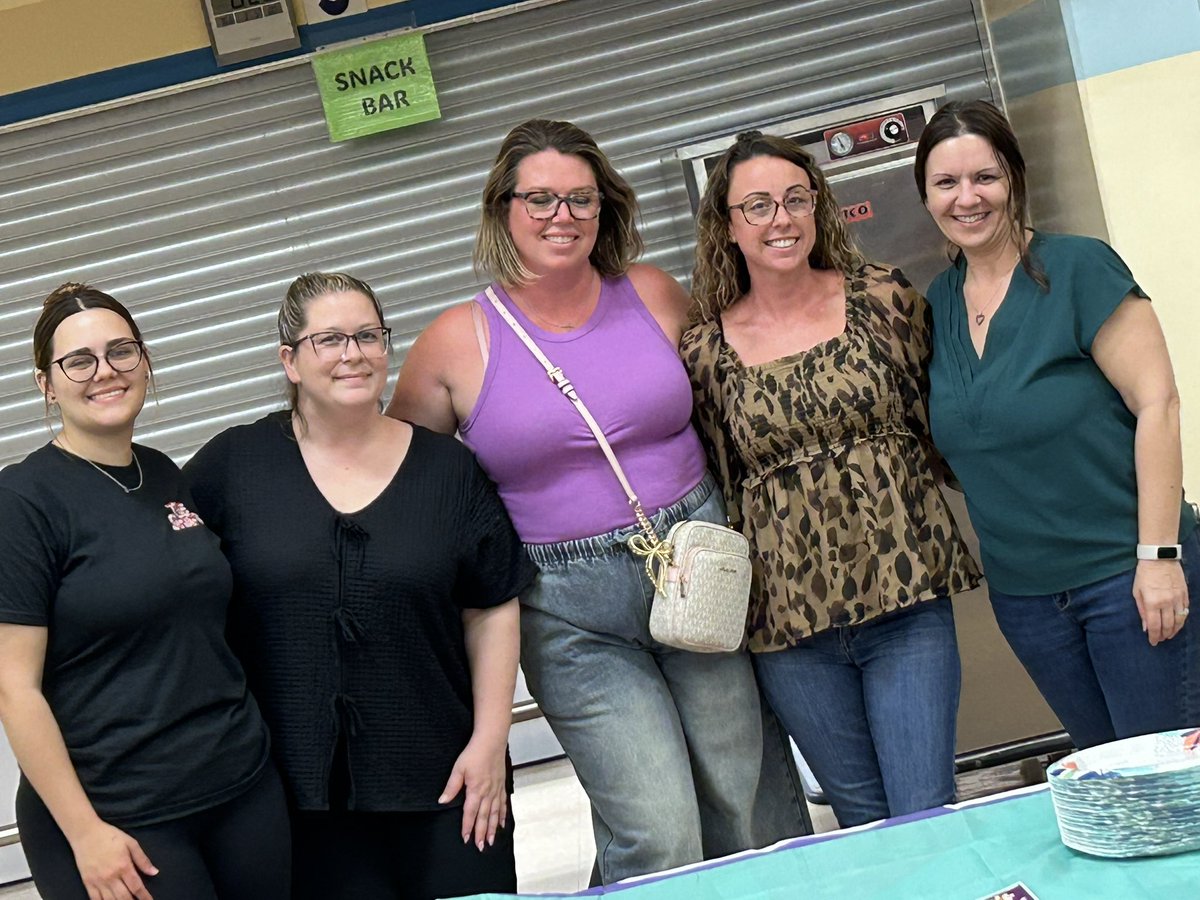 Three Oaks Middle tweet media