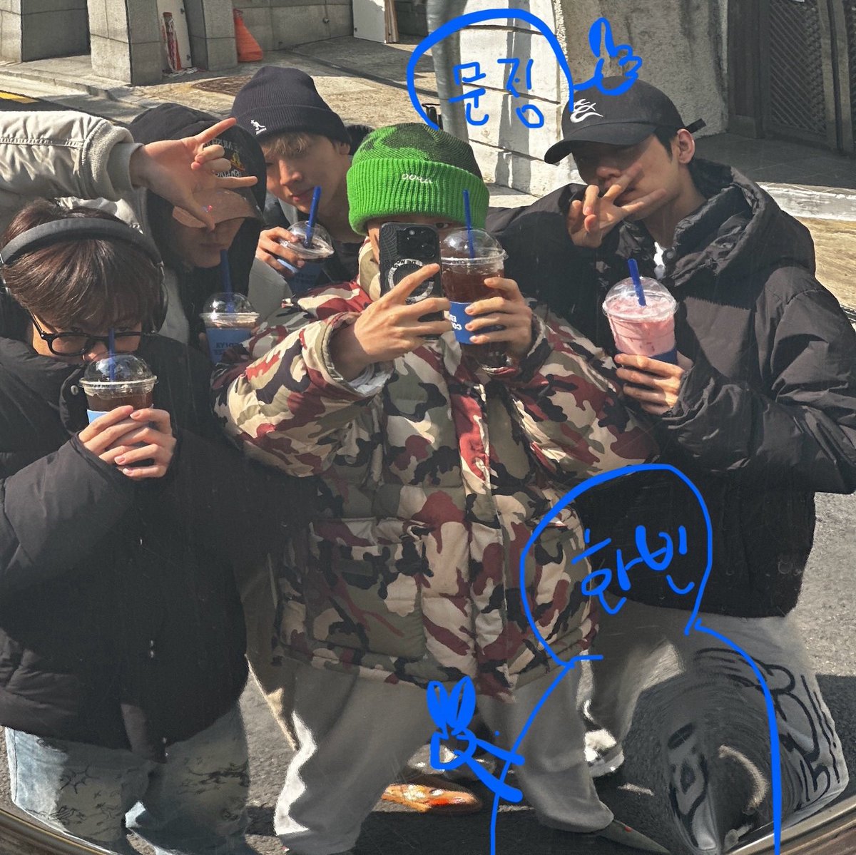 2년 전 오늘 지후가 보내준 가족사진