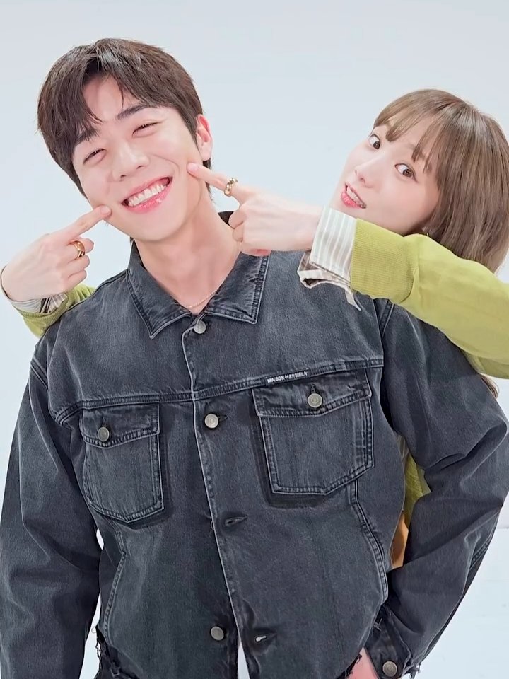 TheAnnyeongOppa's tweet photo. Chan and Haran's overflowing chemistry 😍💞
📷:wavve.official
#InYouRadiantSeason #LeeSungKyung #ChaeJongHyeop https://t.co/U1hf1xyL1p