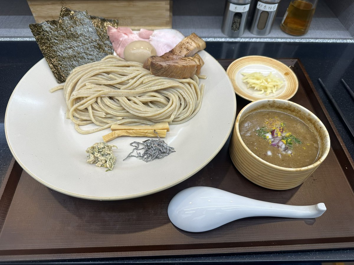 청주 아츠마리준 다녀왔습니다
웨이팅26번 오픈시간 딱맞췄는데도 사람 많네요