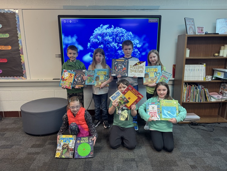 CCEELEM's tweet photo. Wow, the kids got lots of AMAZING books from participating in The Book Blast! https://t.co/z7aMoDLWNY