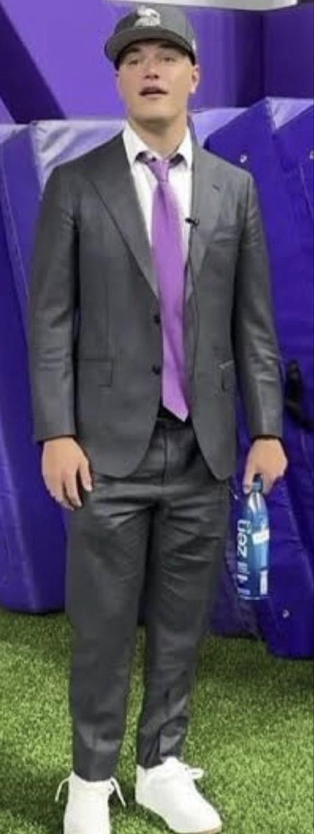 There were signs this dude was gonna be trash