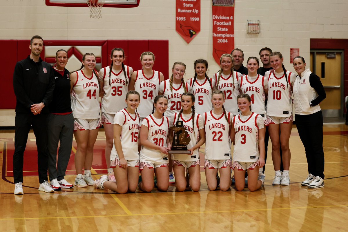 SLPSAthletics's tweet photo. 🏆 DISTRICT CHAMPIONS 🏀 https://t.co/lv6Pa2onzf