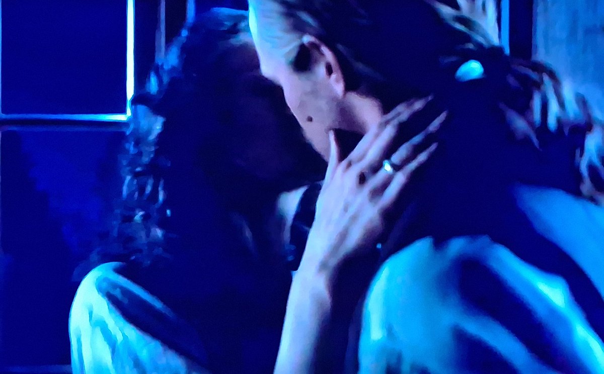 Love in all it's  forms is beautiful but there's is exquisite  #Outlander  #jamiefraser #Claire