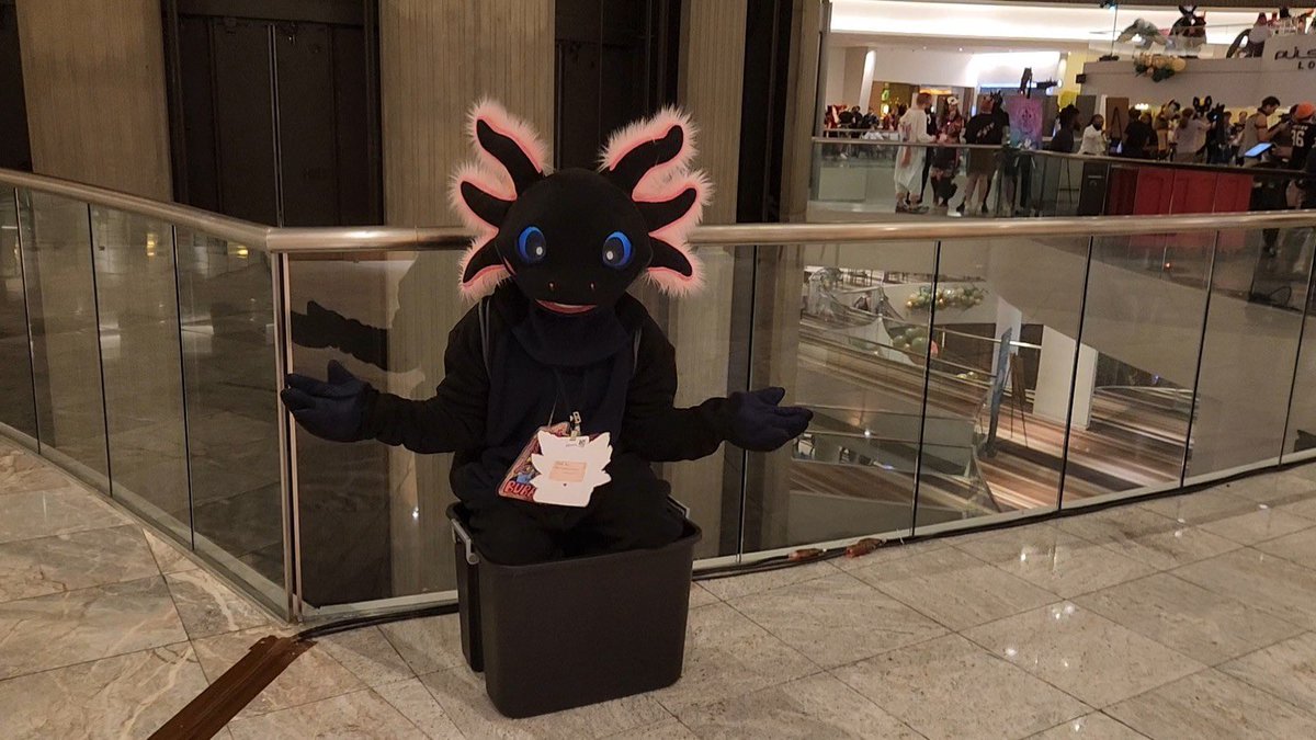 Bubbles Axolotl 💜🖤 tweet media