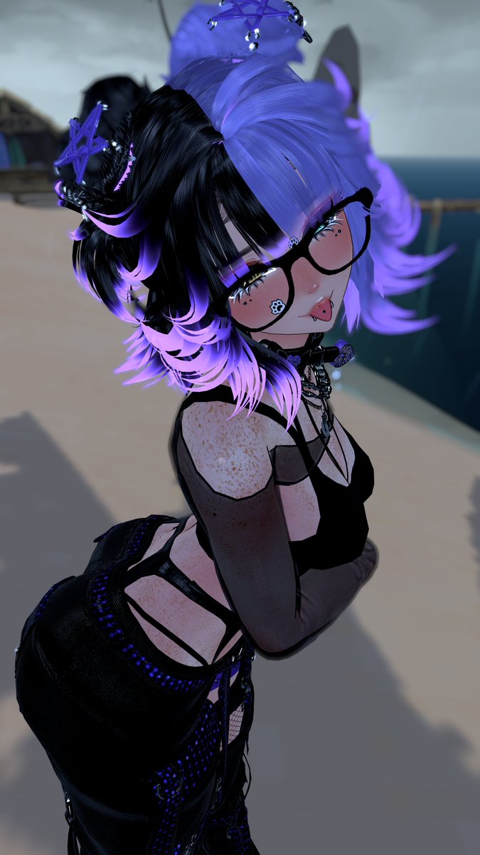 dank_carrot's tweet photo. cute but destructive🖤💜 https://t.co/2vHRP3CpV5