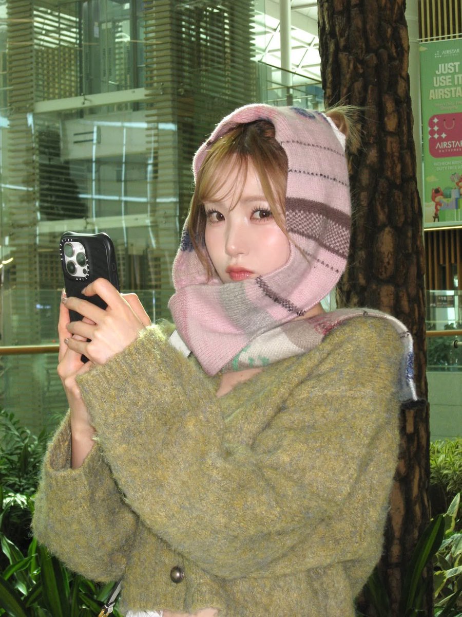 𝝑୧ tweet media