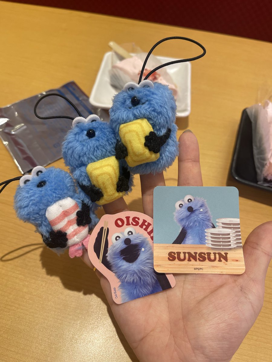 reeeei_0704's tweet photo. スン活。焦りすぎて指人形つきドリンクを全部ホワイトソーダにしてしまった https://t.co/T3yQkcu983