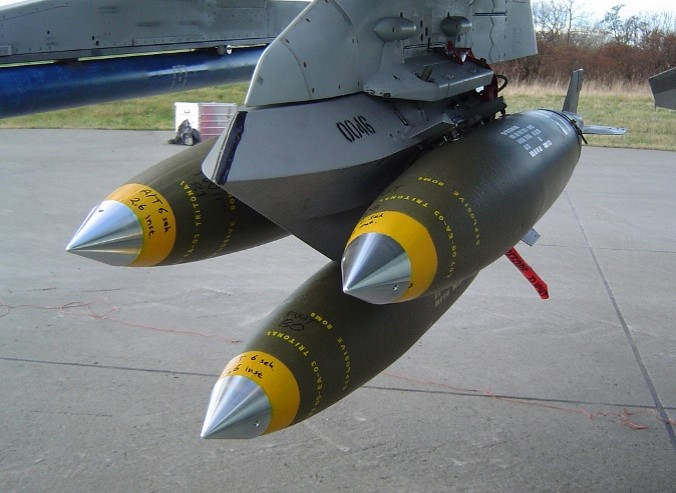 DD_Geopolitics's tweet photo. 🚨🇺🇸🇮🇱 The State Department has approved a $151.8 million emergency sale of ammunition to Israel, bypassing Congress entirely.

The sale includes 12,000 BLU-110A/B general purpose 1,000-pound bomb bodies.

Rubio declared an "emergency" requiring immediate sale, waiving congressional review requirements under the Arms Export Control Act.

This is on top of the $4 billion Rubio already fast-tracked. And on top of the $12 billion in total arms sales approved since Trump took office.