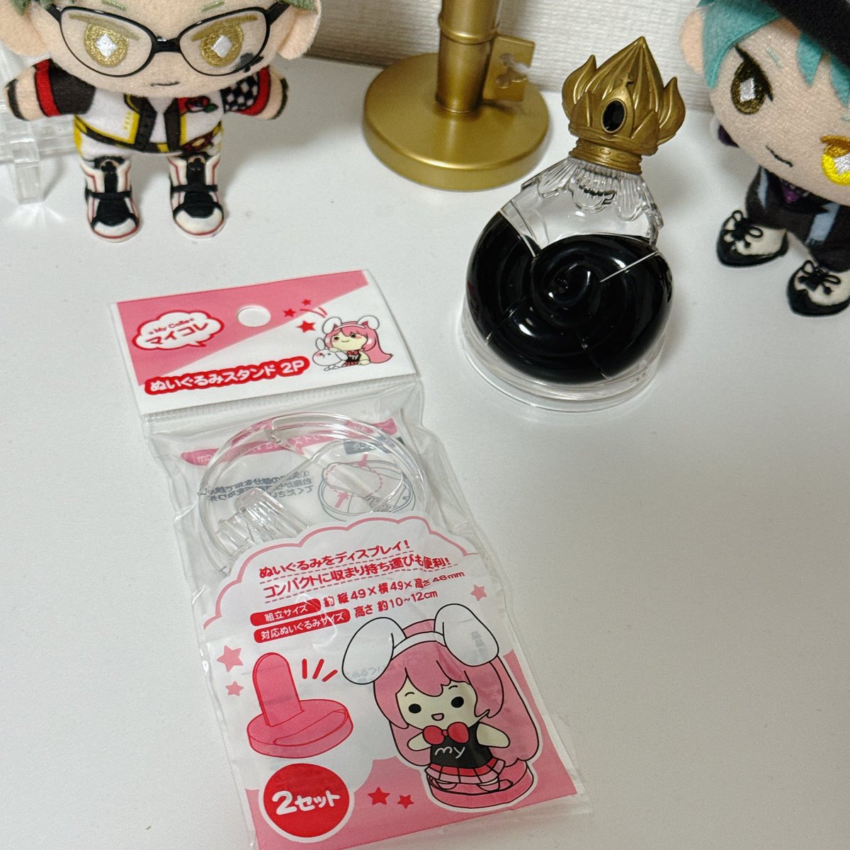 ツイステ展グッズ、マジカルペンスタンドとオイル入りオーナメント