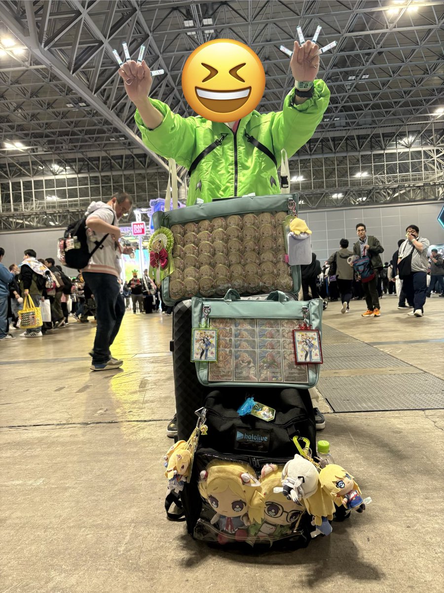 RT @pandada_rose: アキちゃんグッズでフル武装！ #アキロゼみてね