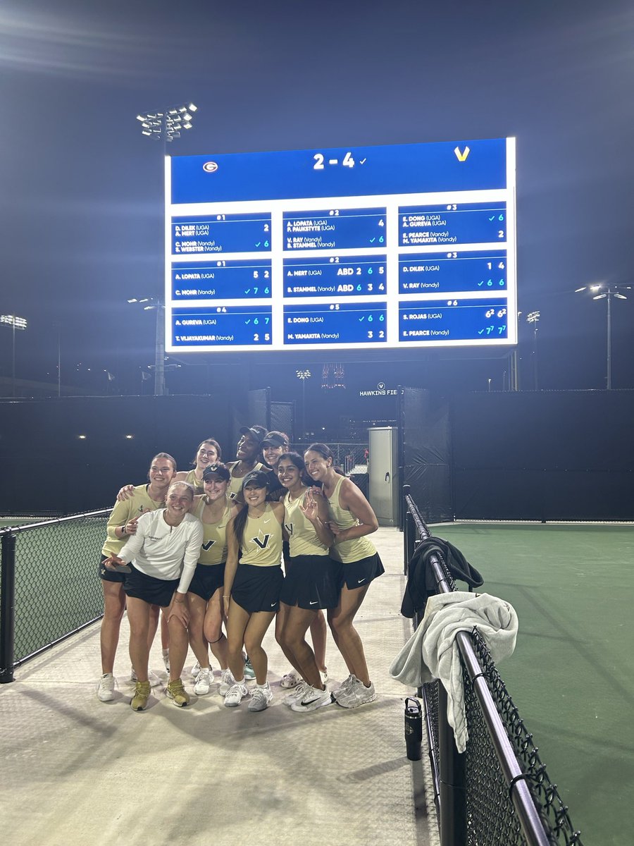 Lauren Belisle tweet media