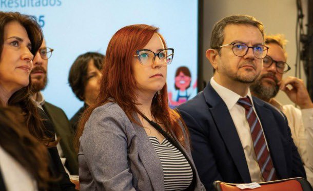 UNESCOSantiago's tweet photo. La directora de la @UNESCOSantiago, @ekuischlaroche, estuvo presente en la entrega de resultados del #SIMCE en Chile, una política pública de Estado para monitorear y fortalecer la calidad educativa a partir de la evidencia sobre los aprendizajes y los factores socioemocionales📊 https://t.co/aGqQUMFxAf