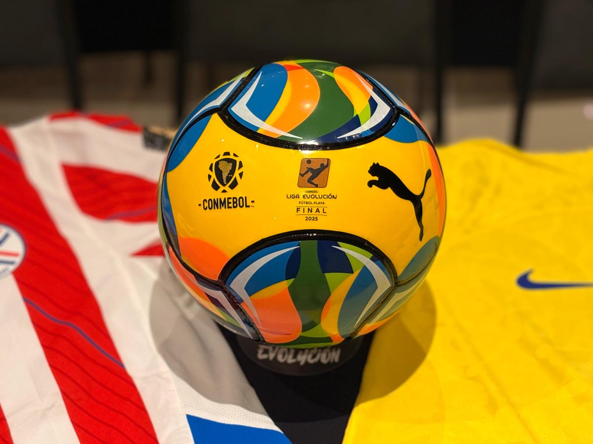 lospynandipy's tweet photo. Ultimando detalles para la gran final 📝

En el Hotel Doral de Guarujá, se llevó a cabo la reunión técnica previa a la final ante Brasil, en el marco de la CONMEBOL Liga Evolución de Fútbol Playa 2025.

¡Todo listo para la definición! 💪

#FamiliaPynandi 👣
#VamosParaguay 🇵🇾 https://t.co/lyE7KhAihU