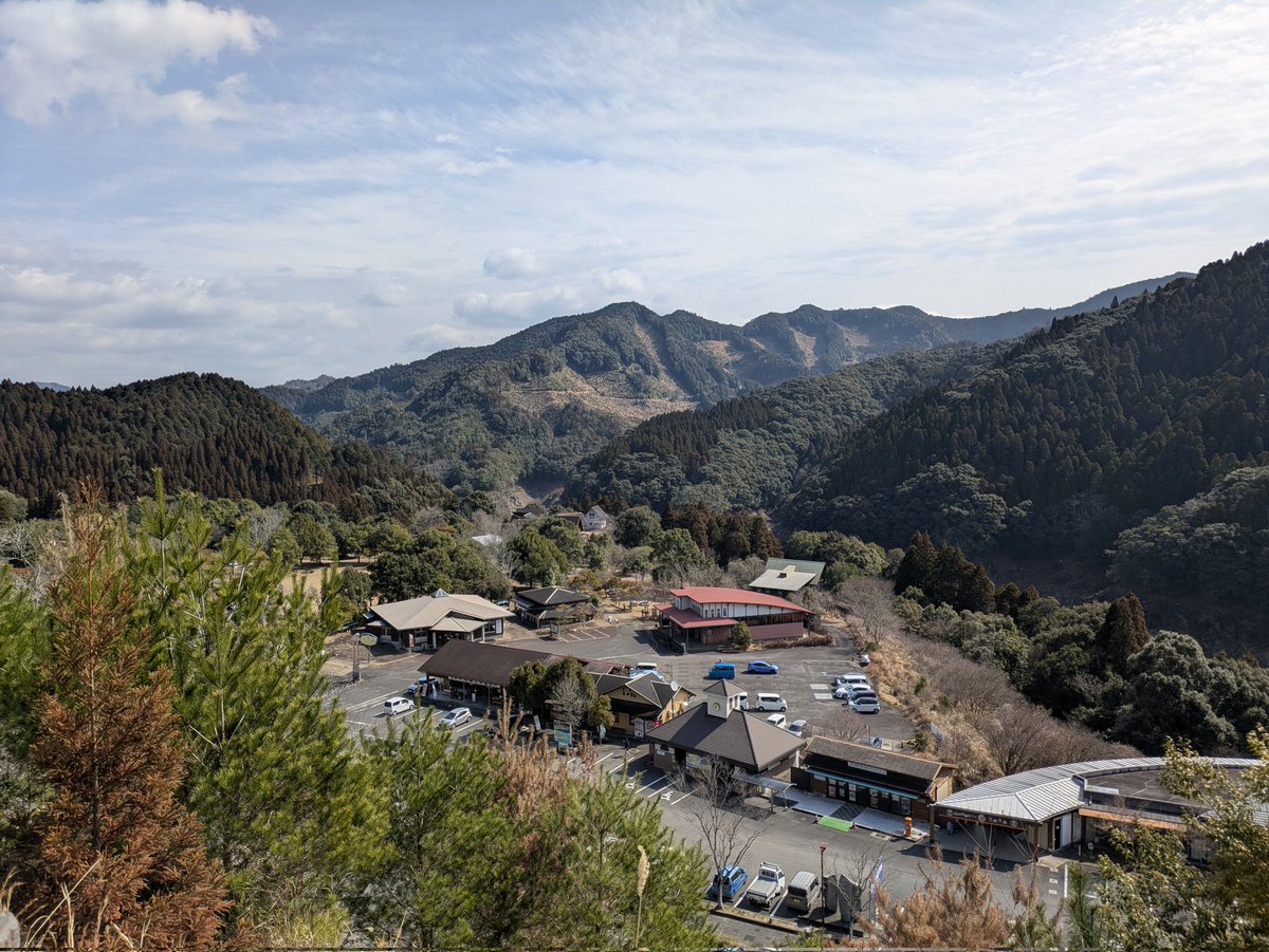 ana_minake's tweet photo. Mew I don't know where the next Cyclethon is but driving from Fukuoka to Oita to Miyazaki had been beautiful and cycleable @CDawgVA https://t.co/nljFYrZ9iS