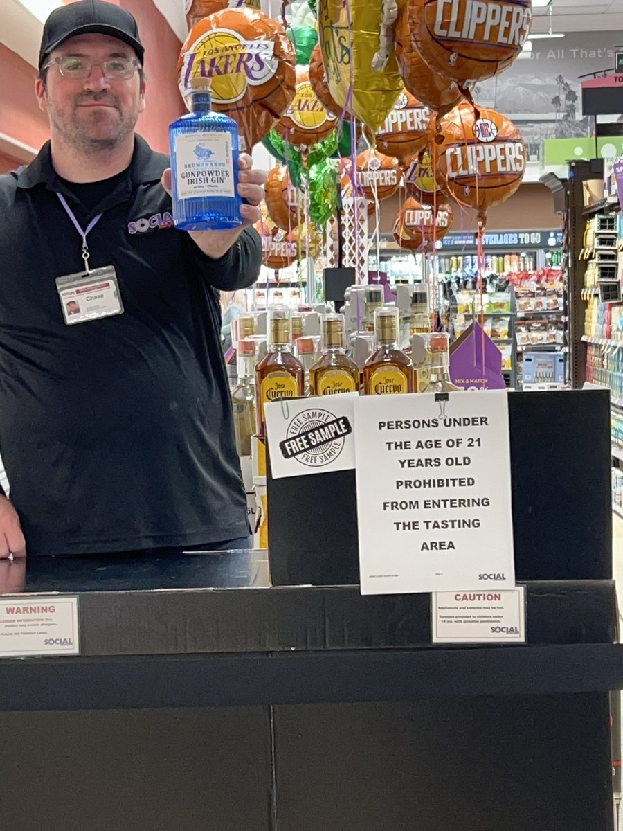 manimal138's tweet photo. Fun Friday with #GunpowderGin @SHEDDISTILLERY here at @RalphsGrocery #Arcadia for @SocialSampling
#drumshanbo #gin #ralphs #socialsampling https://t.co/rmXPw9pE8f