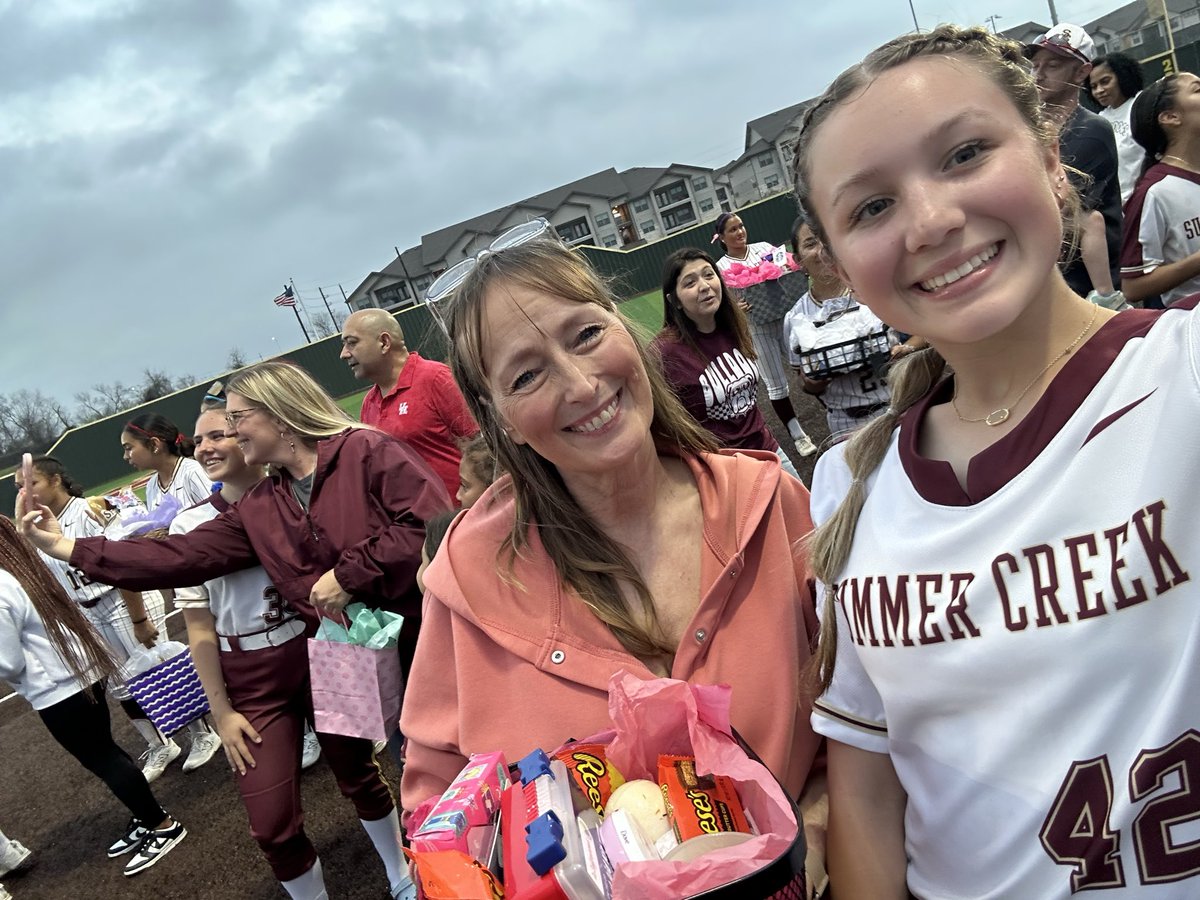 Mrs. G 👚 tweet media