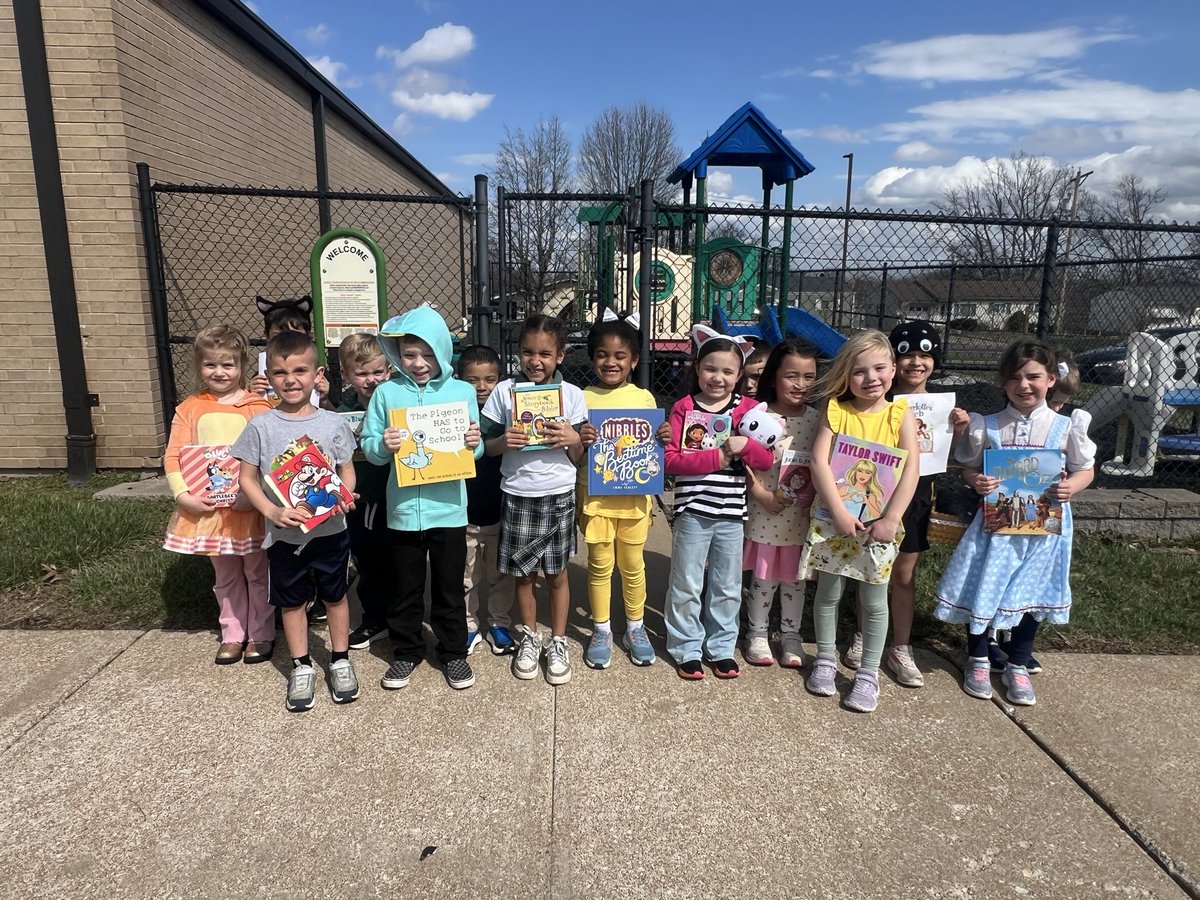 GreenParkLS's tweet image. Today we celebrated Read Across America Day! Students and staff alike dressed as their favorite book characters We love to see them celebrating literacy and a love of books 

#GPLS #knownlovedvalued #readacrossamericaday #dear #dropeverythingandread #stlluthed #stlprivateschool