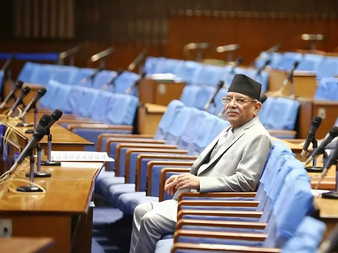 रेल अगाडि बडिसक्यो आउने आउँछ नआउने छुट्छ भन्थेँ उनी बाहेक सबै छुटेछन 😁