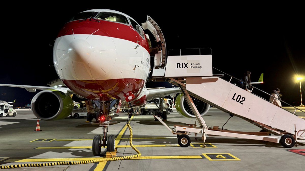 airBaltic tweet media