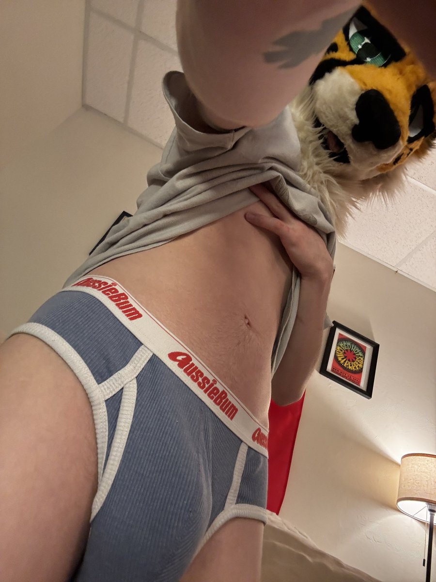 surischlong's tweet photo. undies lol :3 https://t.co/RNBpSCy9ma