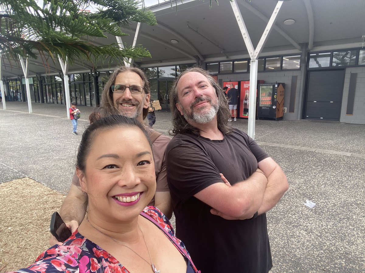 sueytweets's tweet photo. Live at the Sydney #GuitarShow 

Currently waiting for #LarryMitchell on at the main stage and being introduced by @iheartguitar https://t.co/EqS2wFbKx8