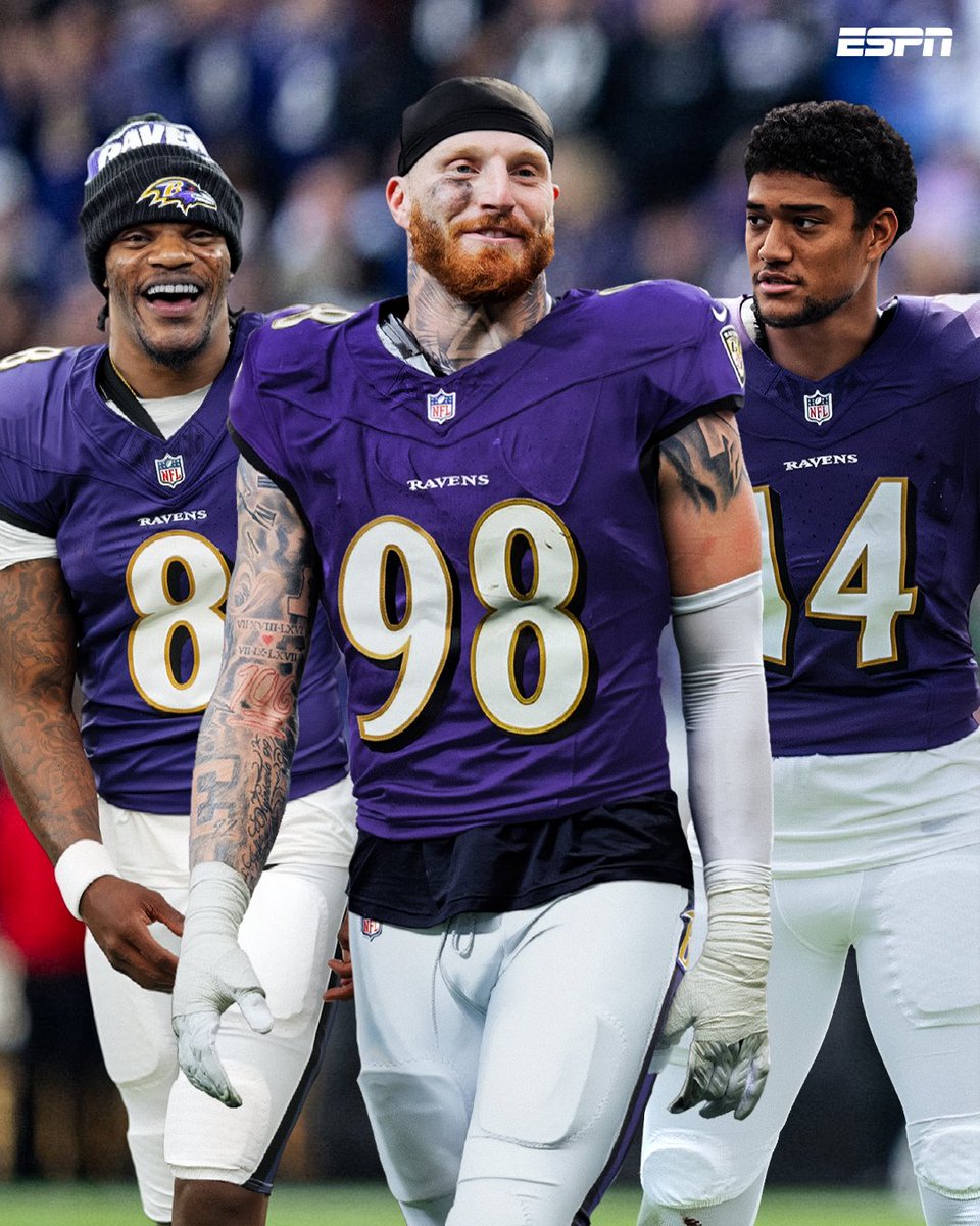 Breaking: The Raiders are trading five-time Pro-Bowl DE Maxx Crosby to the  Baltimore Ravens in exchange for 2026 and 2027 first-round picks, per  @AdamSchefter. The trade cannot be processed until next week,