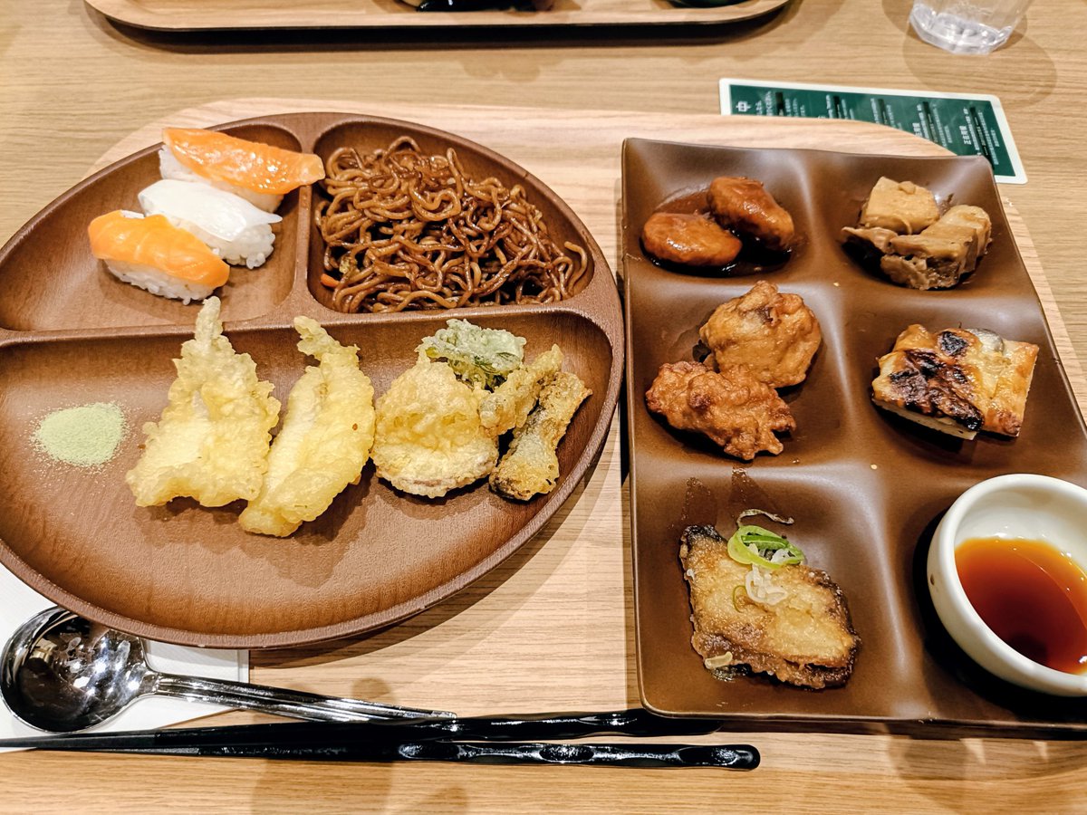 ワガママボディなので、ビュッフェでは茶色い皿が出来上がる