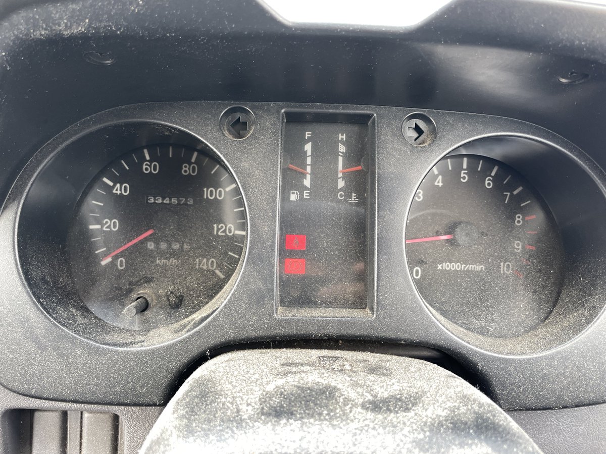 mossaann8's tweet photo. #売ります
 パジェロミニ　H56A
平成7年式　33万キロ
車検8年4月まで
5MT ターボ
曲がる止まる問題なし
点検記録簿あり
ターボよくききます
異音も特になし

テール右はヒビあり
サイドミラー左ヒビあり

車検受け渡し可(追加費用有り)
試乗可

現状渡し　10万円
山口から https://t.co/uk4ev9nu9T