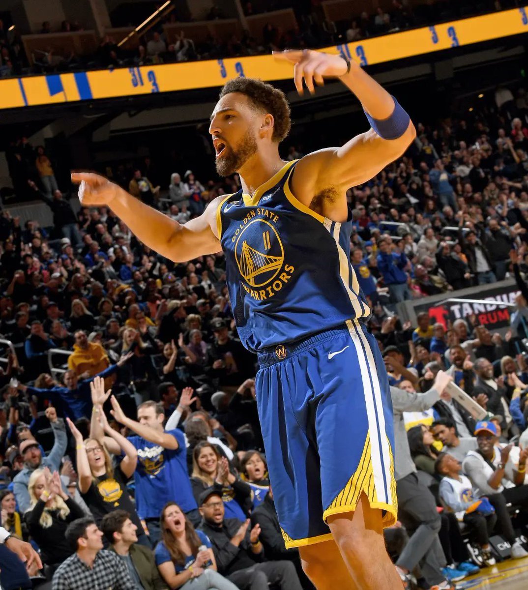 Klay Thompson superó a Ray Allen y ahora es el 3ro con más triples en la historia de la NBA sumando temporada regular y playoffs (3,359)

Stephen Curry — 4,883
James Harden — 3,770
Klay Thompson — 3,364
Ray Allen — 3,358

Imaginate decir que esta sobrevalorado!🤫
#KlayThompson