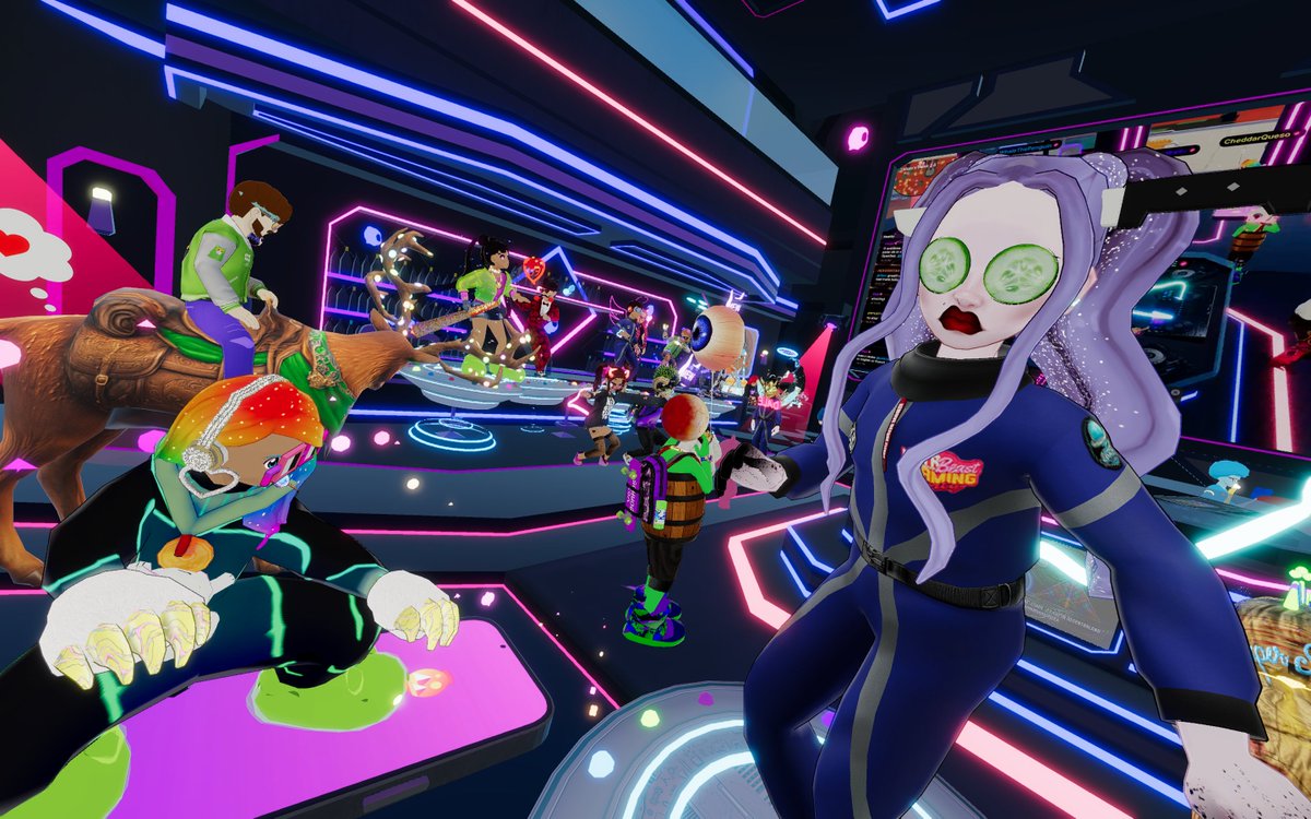 ToxicWaifu tweet media