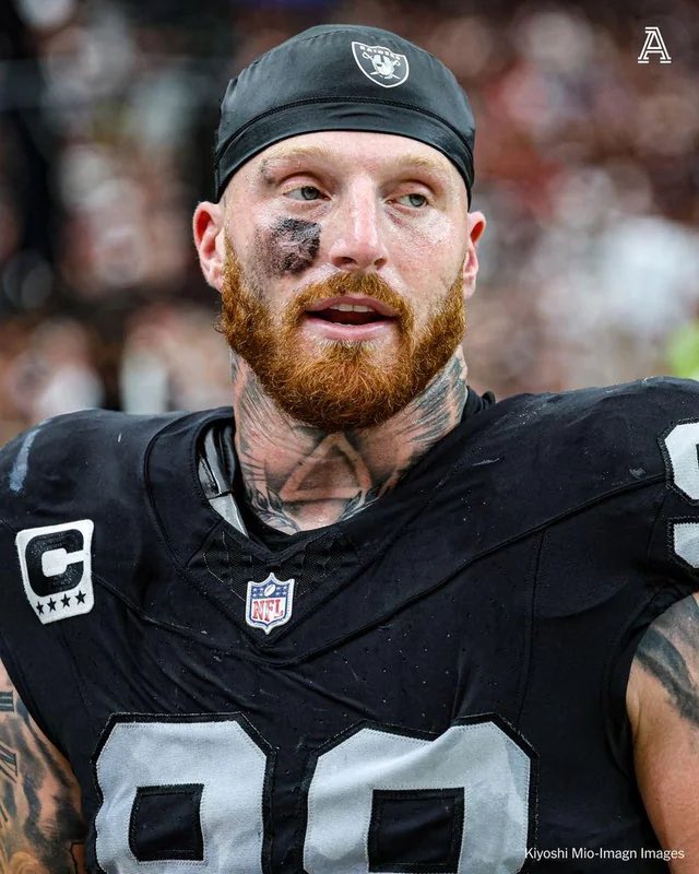 Blue42Sports's tweet photo. The Las Vegas Raiders have traded DE Max Crosby to the Baltimore Ravens for the 14th pick in the 2026 NFL Draft and another 1st rounder. 

Crosby has played all 7 years for the Raiders and is one of the best edge rushers in the league. He posted 45 solo tackles with 10 sacks. https://t.co/8vlfQHUXKX