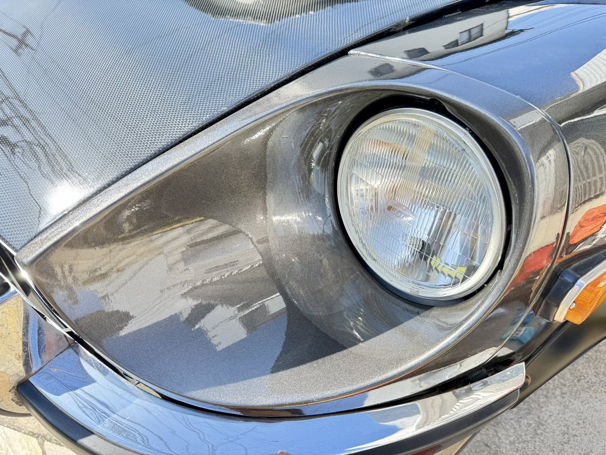 yasaimeijin0240's tweet image. 最初期型ZのFRPヘッドライトカウルを装着。🚗バキバキに割れていた物を綱島組長の技術で完全再生。💪
早朝から交換作業に苦戦しながら無事完了。👌やっぱりエッジのシャープさが良いなぁ。🥰
#s30z #240z #素人作業 #おかしな自己満足