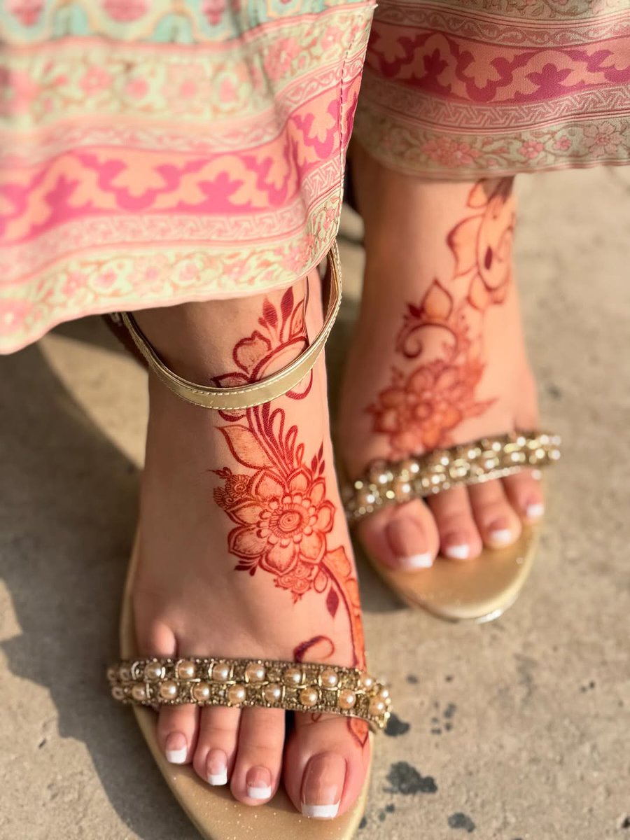 softindianfeet's tweet photo. #indianfeet #feet #feetfinder #softfeet #feetpic #Feet #FeetPicture #FeetPictures #feetworshi̇p #feetworld    #Trending #footgirls  #softindianfeet https://t.co/BUF535m8HT
