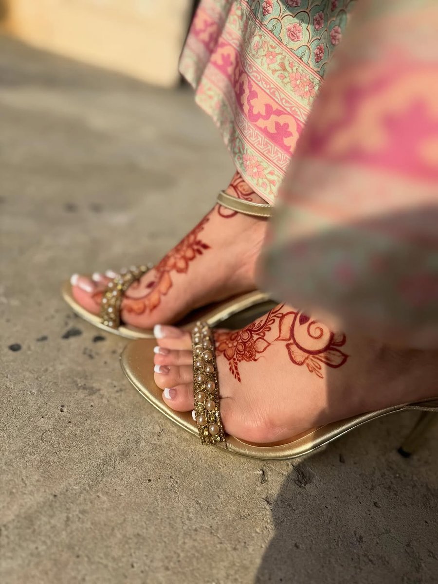 softindianfeet's tweet photo. #indianfeet #feet #feetfinder #softfeet #feetpic #Feet #FeetPicture #FeetPictures #feetworshi̇p #feetworld    #Trending #footgirls  #softindianfeet https://t.co/BUF535m8HT