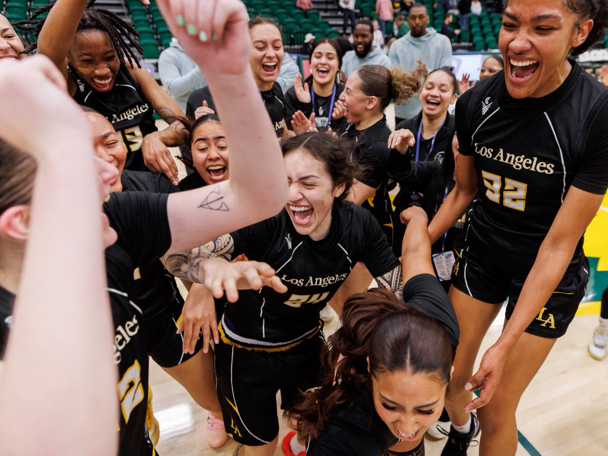 LAGoldenEagles's tweet image. Twelve years in the making. ✨ 

#CalStateLA women's basketball is back in the CCAA Tournament championship game for the first time since 2013 after dismantling No. 2 Cal Poly Humboldt, 87-55, in Friday's semifinal!

📝 Recap: bit.ly/3OQMcKs