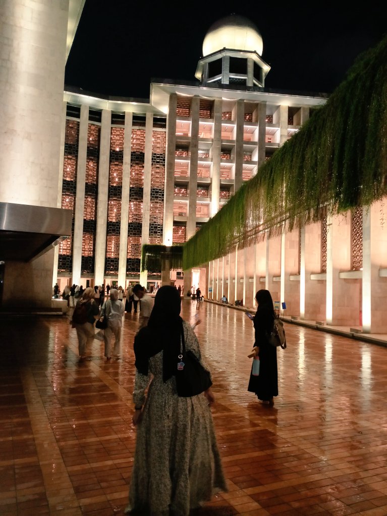 inifitriani's tweet photo. 🕌 https://t.co/UpA3Kbm6Ja