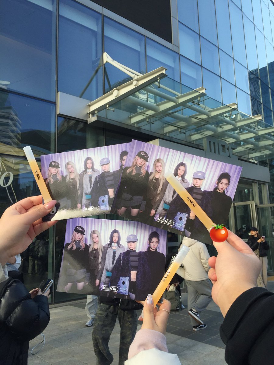 희 tweet media