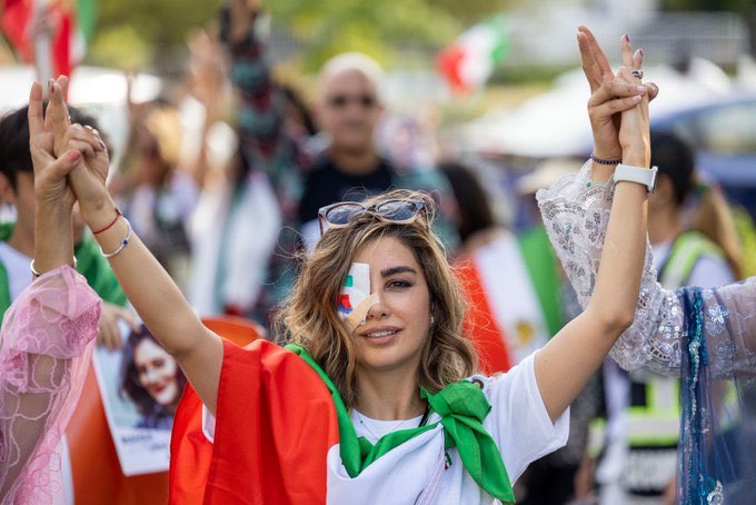 Diane Mantouvalos tweet media