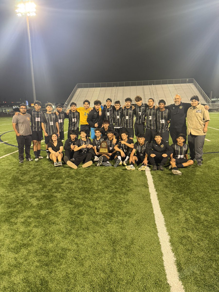 Coach Andrew Rohrs tweet media