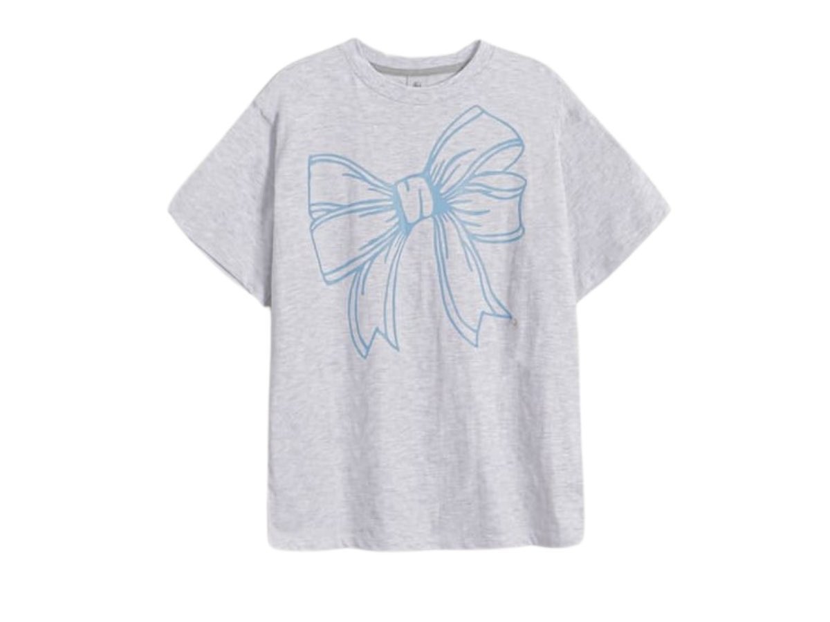Preawstitch1's tweet photo. Ronron Big Ribbon Line
 T-Shirt มือ1 ของแท้ พรีเกา
อก 44 ยาว 25
  
❌ส่งต่อ 650 รวมส่ง(พรีมา 1,250)

#ส่งต่อ #ส่งต่อเสื้อผ้า #ส่งต่อcintage #โล้ะตู้เสื้อผ้า #โล้ะตู้ #ronron #ส่งต่อronron #ส่งต่อbeming #เสื้อผ้าเกาหลี #ส่งต่อmarithe #ส่งต่อstylist #ส่งต่อmardi #ส่งต่อgentlewomen https://t.co/L4lVRcldyd