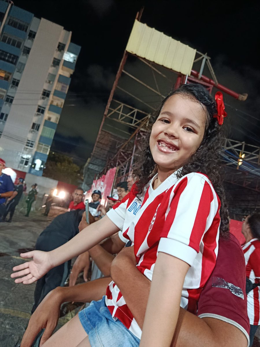biancarichelly1's tweet photo. Seguimos na luta por um par de ingresso já que o digníssimo não reservou nossos ingressos e Lelê tá confiante que vai pro jogo kkkkkk

Um ingresso por favor !! https://t.co/0MBmRRvNv6